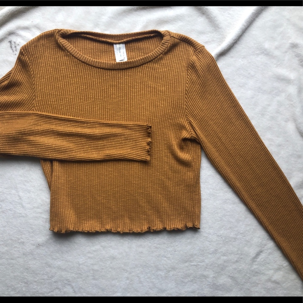 ✨ Atticute Cropped Long Sleeve ✨